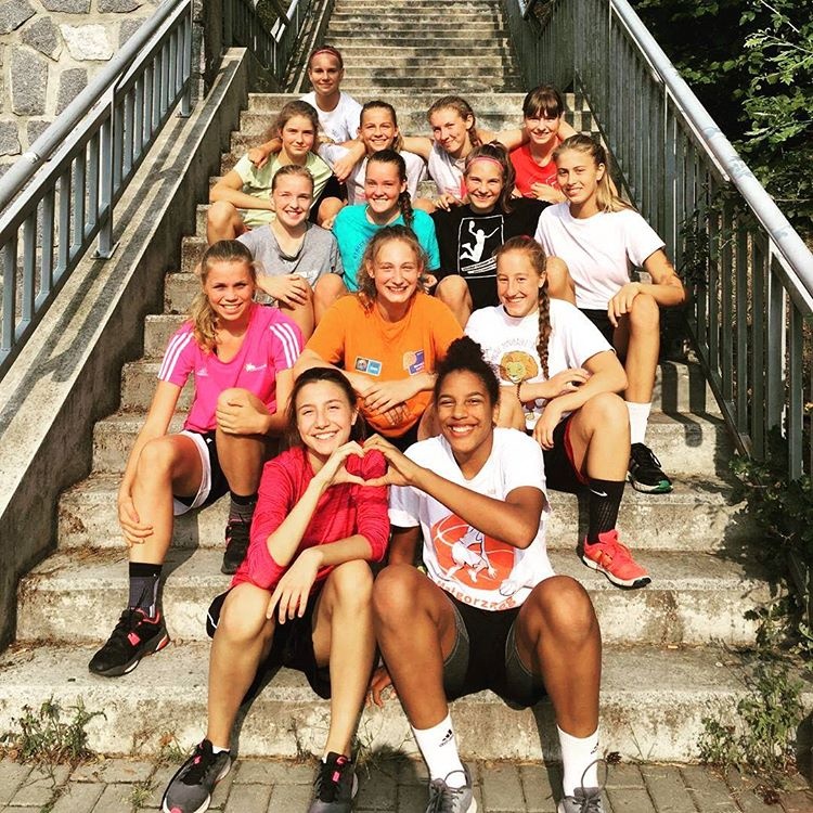 U17 extra / 72 ks